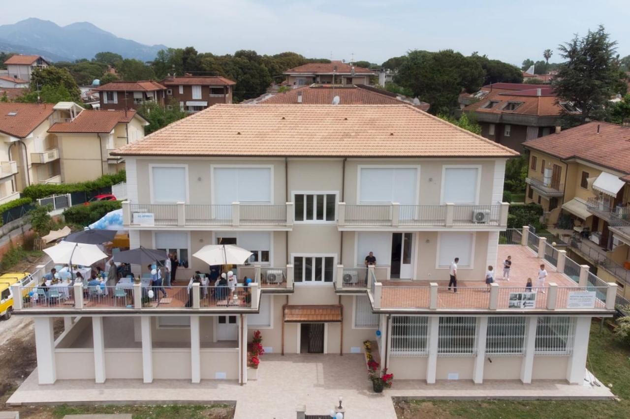 Residence Deamarina Marina di Massa Exterior foto
