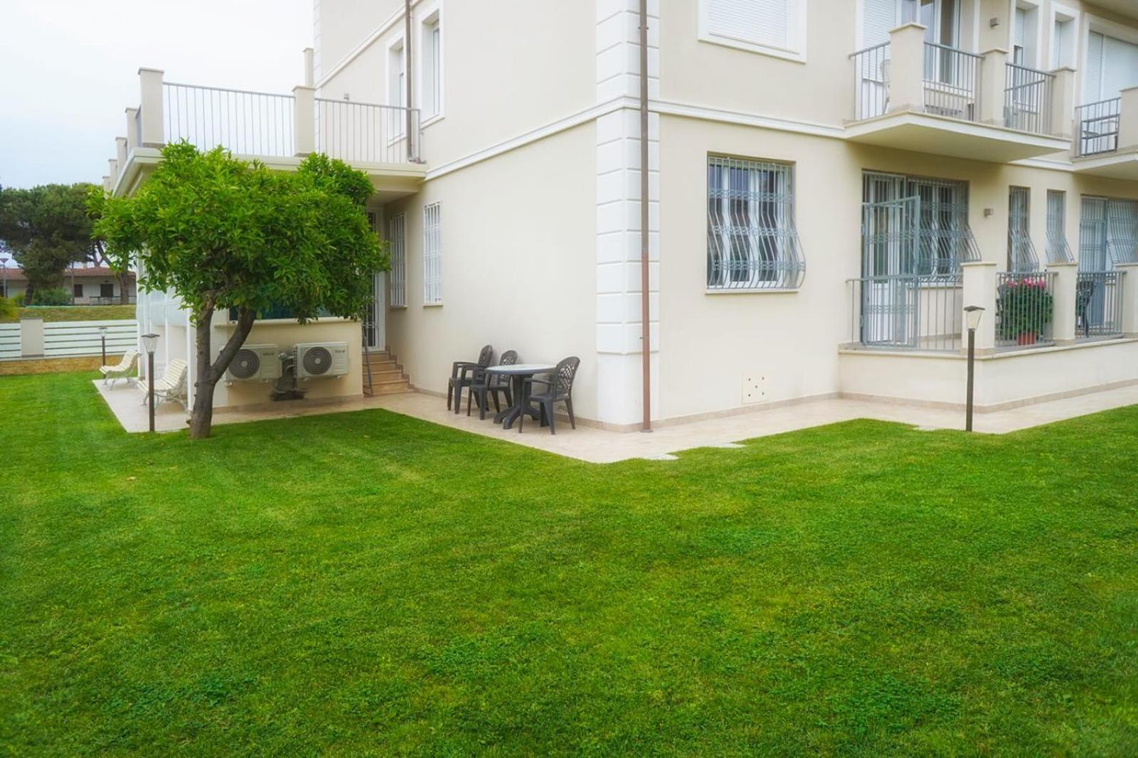 Residence Deamarina Marina di Massa Exterior foto